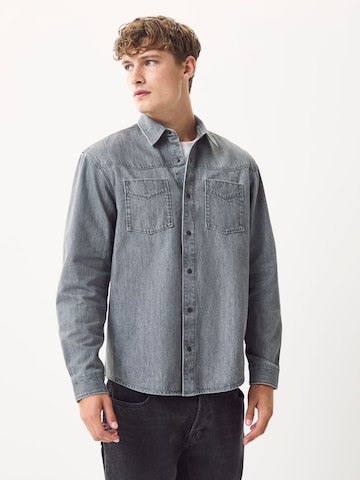 Next - Ajuste regular Camisa en gris: frente