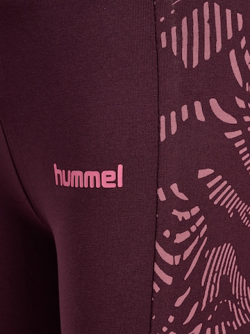 Hummel Slimfit Sporthose in Lila