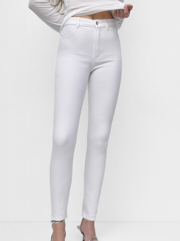 Skinny Jean Pull&Bear en blanc