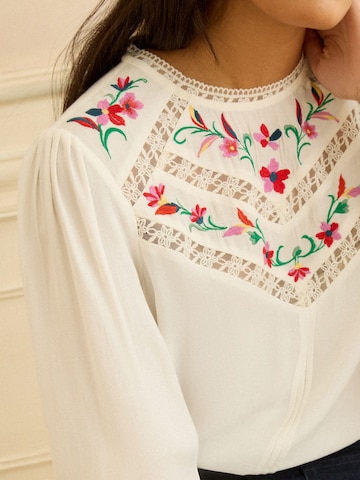love & roses Blouse in Beige