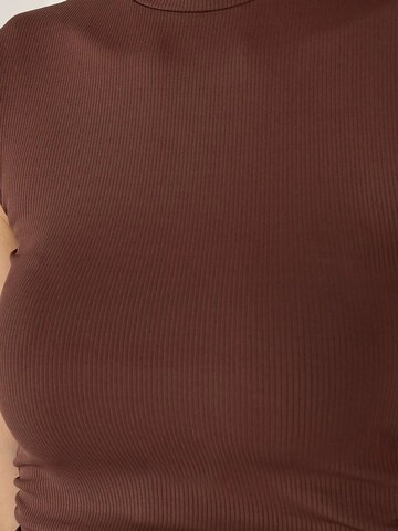 Hiccup Top in Brown