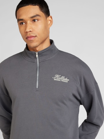 HOLLISTER Sweatshirt 'APAC EXCLUSIVE' in Grey