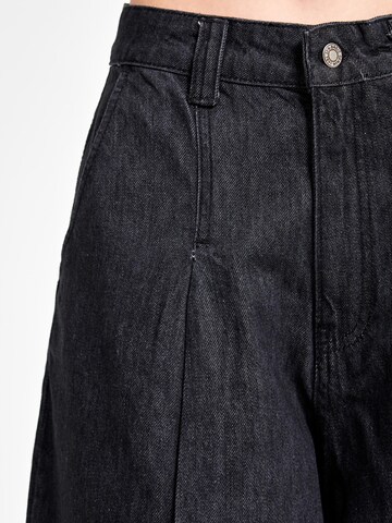 IT'S BASIC Regular Jeans 'Bermuda Denim Short' in Zwart