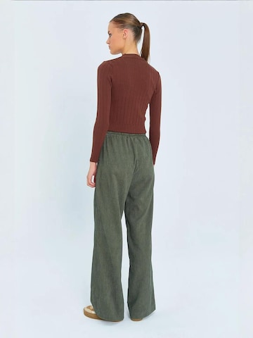 Wide leg Pantaloni di MixRay in verde