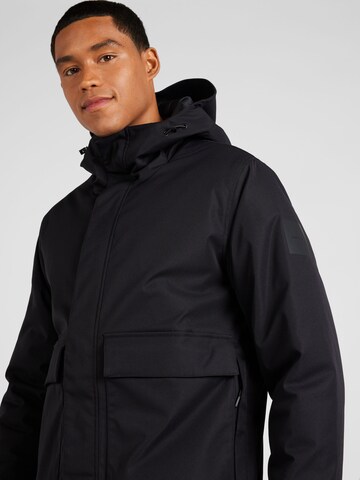 Veste mi-saison 'Hardy' MAKIA en noir