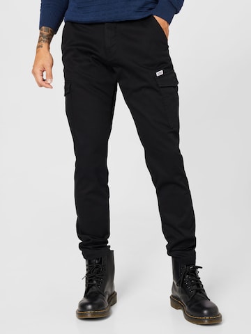 Tommy Jeans Regular Cargo Pants 'Scanton' in Black: front