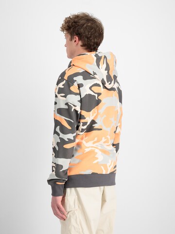 ALPHA INDUSTRIES Bluzka sportowa 'Camo' w kolorze mieszane kolory