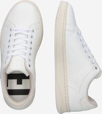 Baskets basses 'Athene' DIESEL en blanc