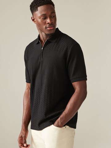 Next Shirt in Black: front