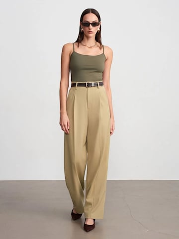 Dilvin Tanktops & Camis in Grün