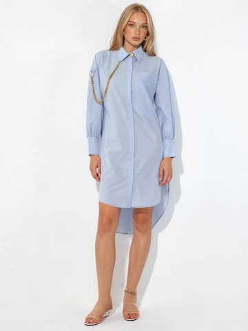 MSN Collection - Vestidos camiseiros em azul: frente