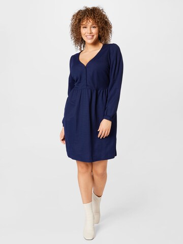 Robe-chemise 'Elva' ABOUT YOU Curvy en bleu : devant