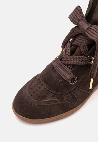 STEVE MADDEN Visoke superge 'Mables' | rjava barva