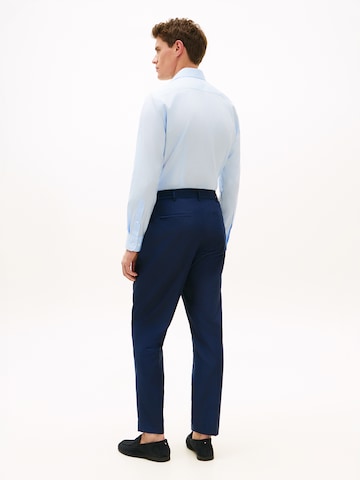 TOMMY HILFIGER Regularen Hlače na rob 'AIRDOT' | modra barva