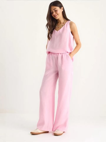 Completo pantalone di Bianco Lucci in rosa
