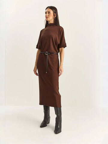 Robe Bianco Lucci en marron