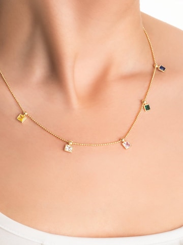 So Chic Necklace in Gold