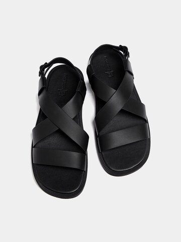 Pull&Bear Sandalen in Zwart