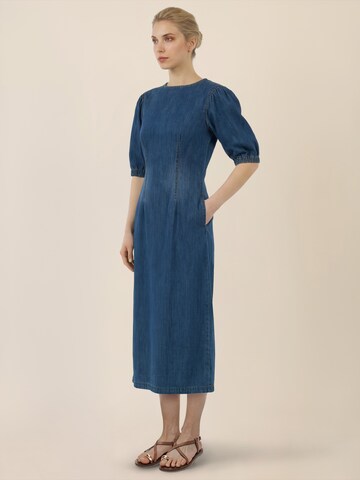 APART Kleid in Blau