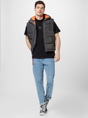 ALPHA INDUSTRIES Shirt in Zwart