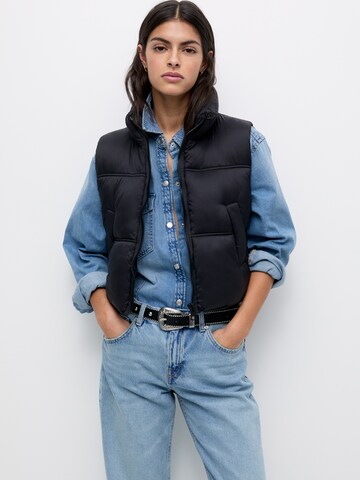 Pull&Bear Vest in Black: front