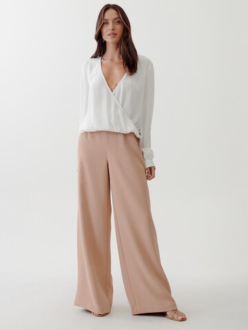 Tussah Wide Leg Housut 'HOLLY' värissä beige: edessä