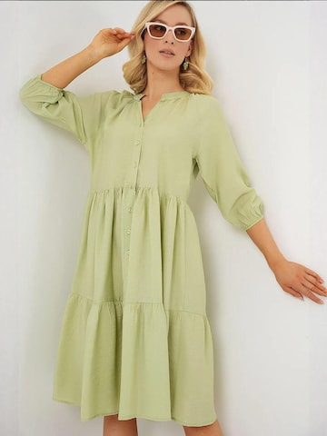Bigdart Dress in Green: front