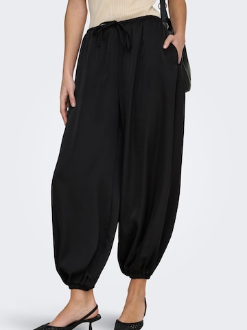 Tapered Pantaloni 'JDYCassy' di JDY in nero: frontale