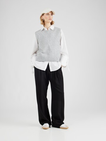 Lindex Loosefit Veckad byxa 'Charlotte' i svart