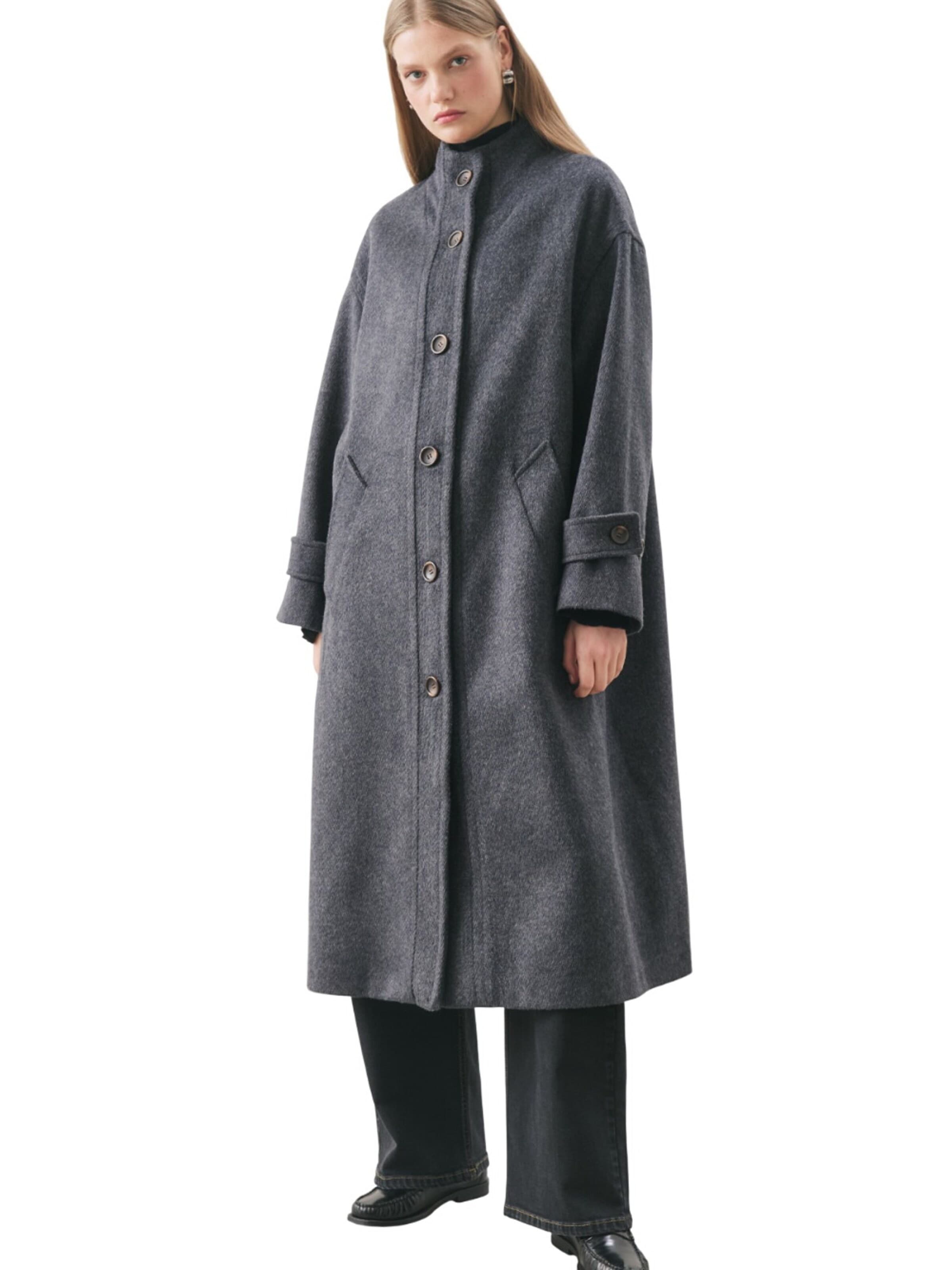 MANUKA Winter Jacket in Blue: front
