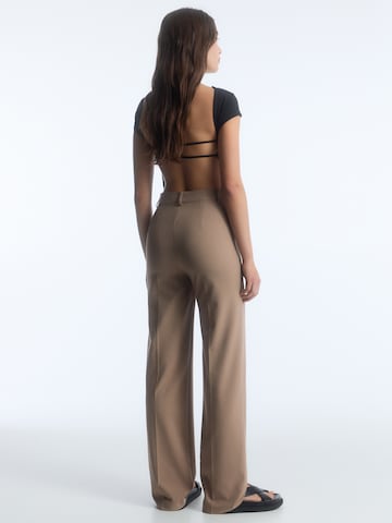 Wide Leg Pantalon à plis Pull&Bear en beige