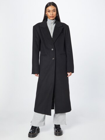 NA-KD Between-Seasons Coat 'Josefine' in Black: front