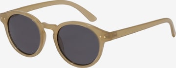 Pilgrim Sunglasses 'KYRIE' in Brown: front