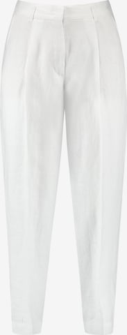 Regular Pantaloni cutați de la GERRY WEBER pe alb: față