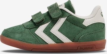 Hummel Sneakers 'VICTORY SUEDE II' in Groen: voorkant