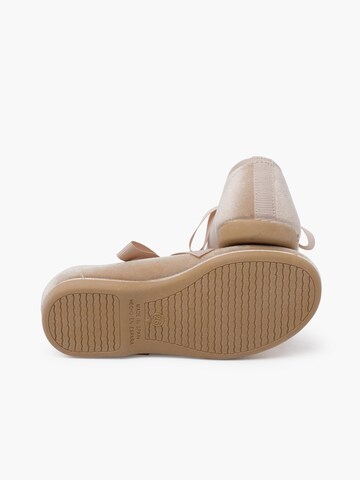 Chaussure basse Pisamonas en beige