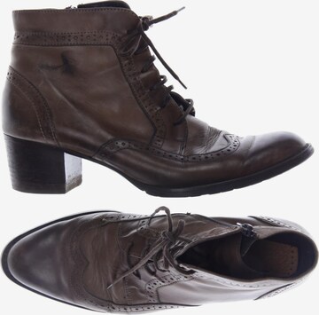 Paul Green Dress Boots in 38,5 in Brown: front