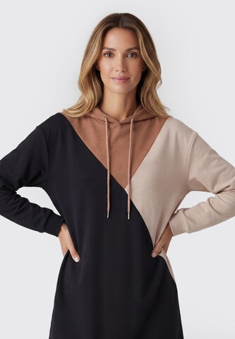 Robe usha BLUE LABEL en noir