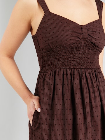 HOLLISTER Jurk in Bruin