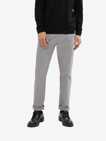 TOM TAILORregular Chino hlače - siva boja: prednji dio