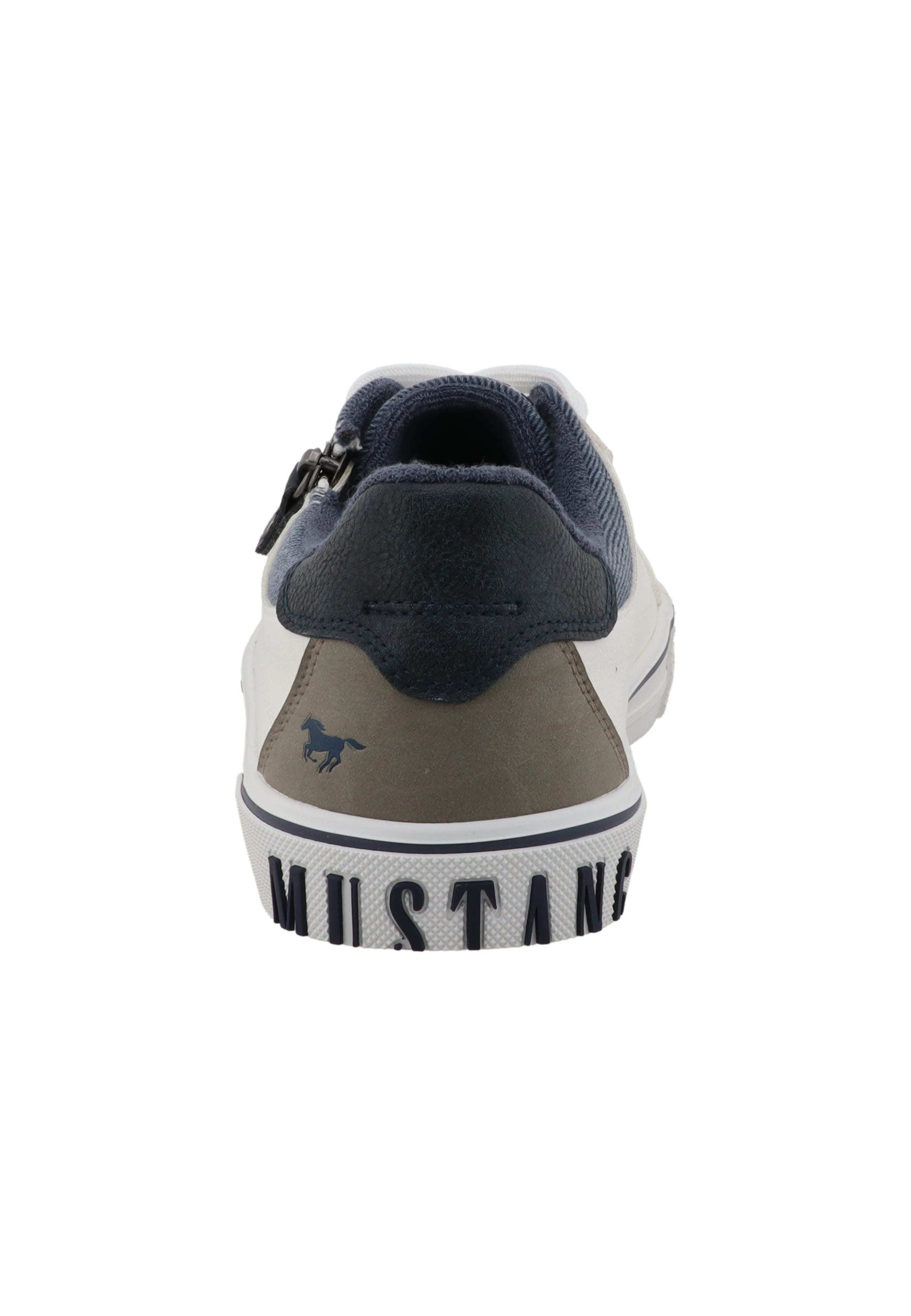 Baskets basses MUSTANG en blanc