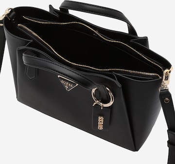 GUESS Handtasche 'IWONA' in Schwarz