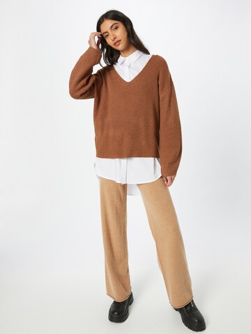 VILA Sweater in Brown