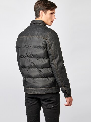 KOROSHI - Chaqueta de invierno en negro