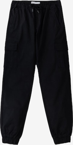 Bershka Tapered Cargo nadrágok - fekete: elől