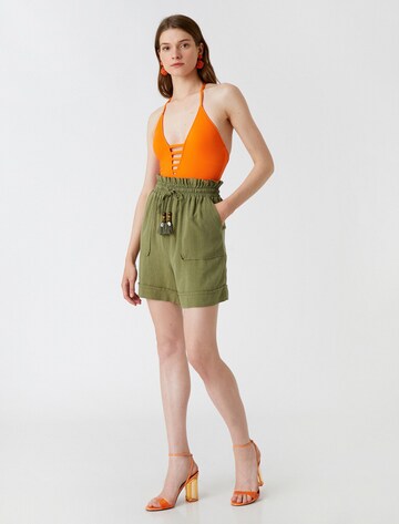 Koton Loosefit Shorts in Grün