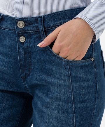 Regular Jeans 'Merrit' de la BRAX pe albastru