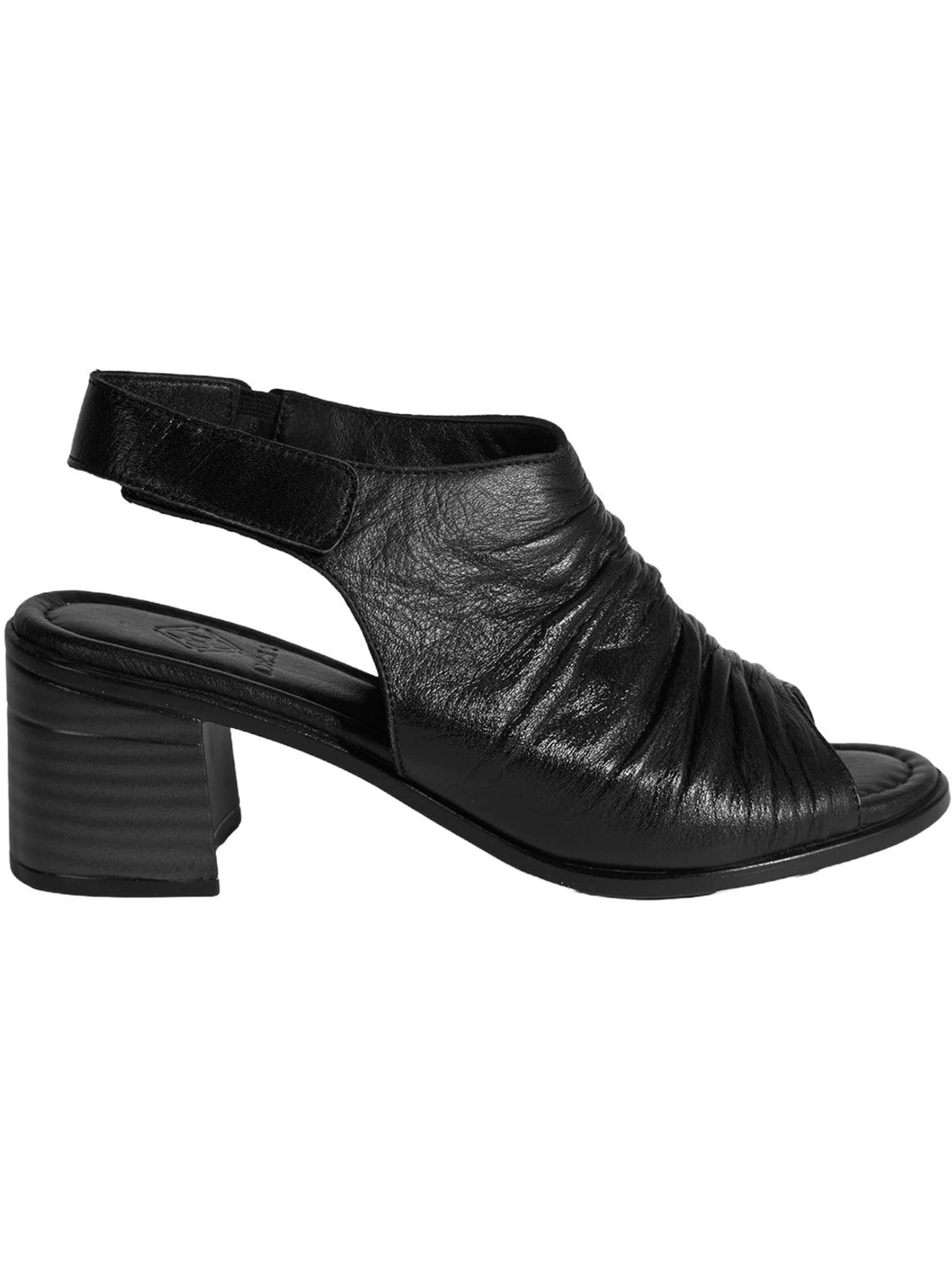 Desa T-Bar Sandals in Black