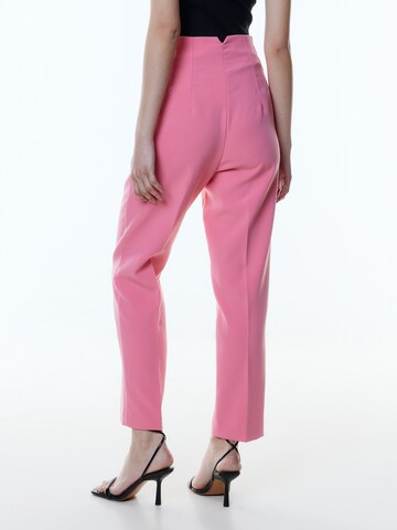 Regular Pantalon à plis 'Charlotta' EDITED en rose