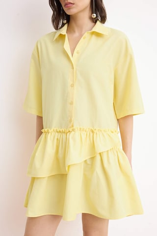 Trendyol - Vestido camisero en amarillo